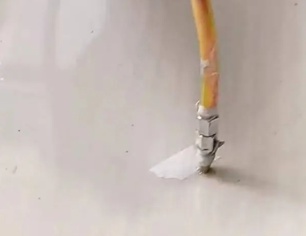 牧野瓷砖空鼓维修公司专业解答在瓷砖铺贴过程中，如果使用的砂料过粗（如全部使用了粗砂），可能会导致以下问题